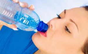 De câtă apă ai nevoie să bei zilnic? Poți să calculezi singur cât este necesarul tău