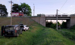 Sinucidere înfiorătoare în Neamț. Un ieşean s-a aruncat de pe un pod în faţa unui tren care trecea în viteză