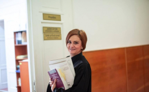 Judecătoarea Adriana Stoicescu șterge pe jos cu comasații: E vremea proștilor agresivi care strigă suficient de tare încât să acopere glasul rațiunii